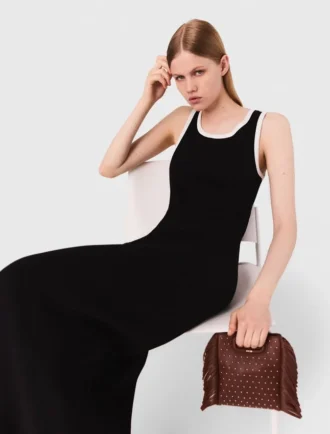 Mini M Bag in pelle con borchie