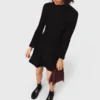 Abito mini skater con collo alto