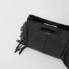 Borsa in pelle con tracolla a catena Borsa in pelle con tracolla a catena