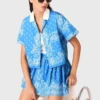 Camicia con colletto stampato a contrasto