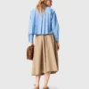 Camicia ricamata con plissettatura sul retro Camicia ricamata con plissettatura sul retro