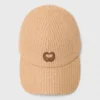 Cappellino dalla texture naturale Cappellino dalla texture naturale