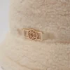 Cappello a secchiello in pelliccia sintetica