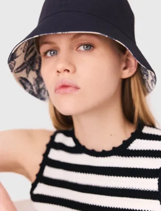 Cappello a secchiello reversibile con stampa a frutta