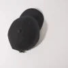 Cappello in cotone con fibbia dorata
