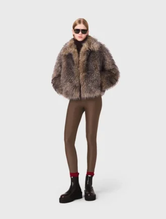 Cappotto corto in pelliccia sintetica