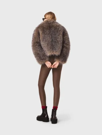Cappotto corto in pelliccia sintetica