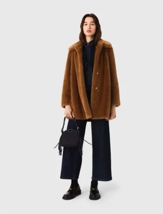 Cappotto in pelliccia sintetica di media lunghezza