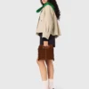 Giacca corta in lana con plissettatura sul retro Giacca corta in lana con plissettatura sul retro