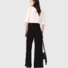 Jeans a gamba dritta con tasche applicate Jeans a gamba dritta con tasche applicate