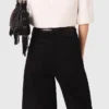 Jeans a gamba dritta con tasche applicate Jeans a gamba dritta con tasche applicate