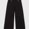 Jeans a gamba dritta con tasche applicate Jeans a gamba dritta con tasche applicate