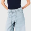 Jeans a gamba larga con strass Jeans a gamba larga con strass
