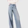 Jeans a gamba larga con strass su tutta la superficie