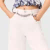 Jeans a vita alta e gamba larga Jeans a vita alta e gamba larga