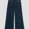 Jeans a zampa con tasche applicate Jeans a zampa con tasche applicate