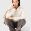 Maglione a coste con collo a perla
