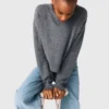 Maglione con collo e strato rimovibili Maglione con collo e strato rimovibili