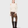 Maglione con spalle scoperte Maglione con spalle scoperte