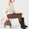 Maglione con spalle scoperte Maglione con spalle scoperte