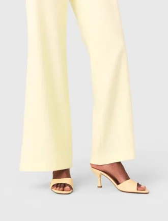 Mules in pelle