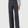 Pantaloni da completo con dettaglio a catena Pantaloni da completo con dettaglio a catena