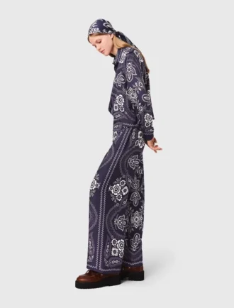 Pantaloni fluidi con stampa bandana