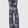 Pantaloni fluidi con stampa bandana Pantaloni fluidi con stampa bandana