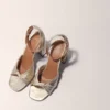 Sandali con tacco in pelle metallizzata Sandali con tacco in pelle metallizzata