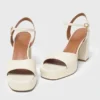 Sandali con zeppa in pelle Sandali con zeppa in pelle