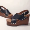 Sandali con zeppa in pelle Sandali con zeppa in pelle