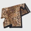 Sciarpa con stampa leopardata Sciarpa con stampa leopardata
