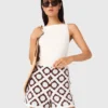 Shorts all’uncinetto con motivo floreale Shorts all’uncinetto con motivo floreale