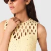 Top all’uncinetto con strass Top all’uncinetto con strass