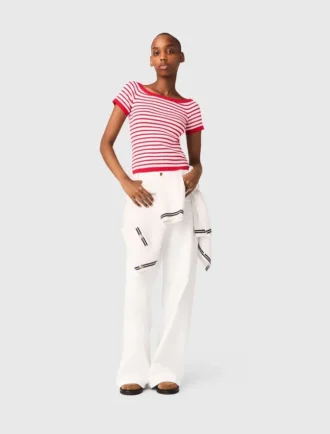 Top in maglia a righe con scollo a barchetta
