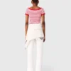 Top in maglia a righe con scollo a barchetta