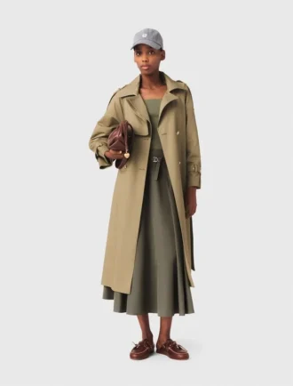 Trench con borchie