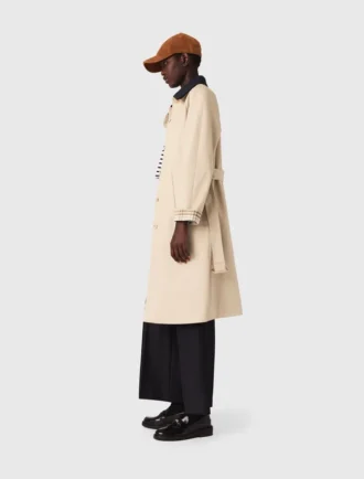 Trench con maniche e colletto a contrasto Trench con maniche e colletto a contrasto