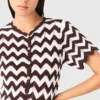Vestito all’uncinetto a zigzag Vestito all’uncinetto a zigzag