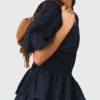 Vestito con volant e strass