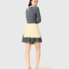 Vestito corto in maglia con collo decorato con perline
