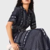 Vestito lungo fluido con motivi